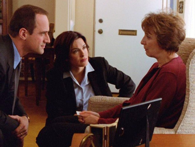 Law & Order: Special Victims Unit - Stocks & Bondage - Van film - Christopher Meloni, Mariska Hargitay, Maria Tucci