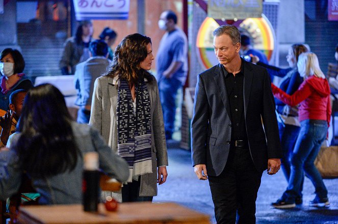 Criminal Minds: Beyond Borders - Season 1 - Whispering Death - Van film - Alana De La Garza, Gary Sinise