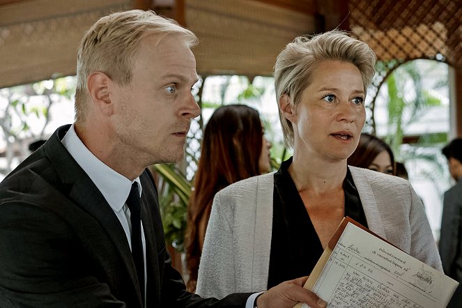 Arvingerne - Season 2 - Episode 3 - Z filmu - Carsten Bjørnlund, Trine Dyrholm