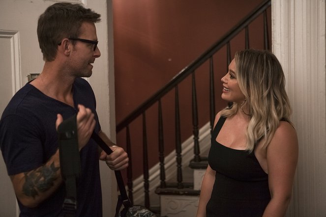 Younger - Season 3 - Get Real - Photos - Hilary Duff