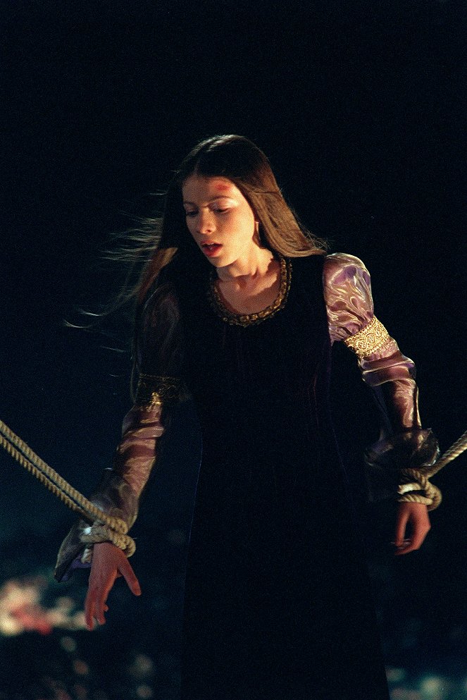 Buffy the Vampire Slayer - The Gift - Photos - Michelle Trachtenberg