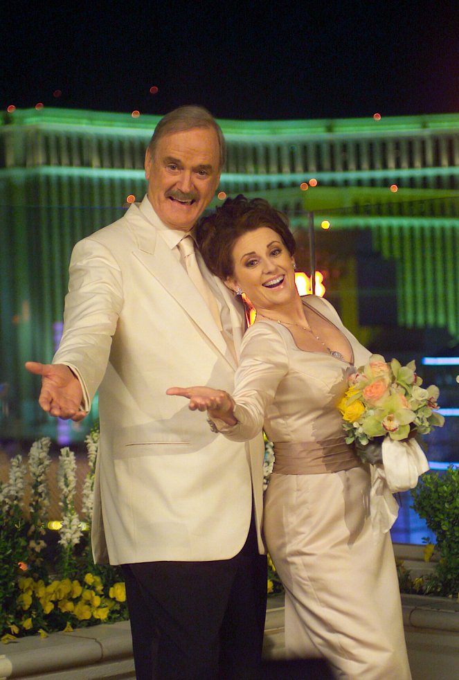 Will & Grace - Season 6 - Hier kommt die Braut (1) - Werbefoto - John Cleese, Megan Mullally
