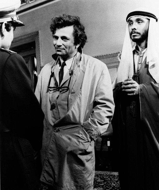 Columbo - Případ diplomatické imunity - Z filmu - Peter Falk, Hector Elizondo