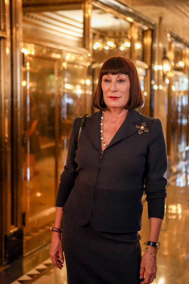 Smash - Season 2 - Verborgene Talente - Filmfotos - Anjelica Huston