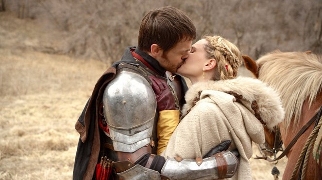 The Outpost - Season 1 - The Book of Names - Photos - Jake Stormoen, Imogen Waterhouse