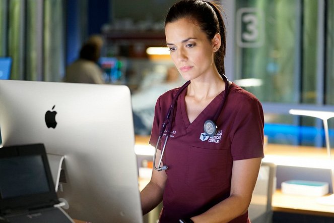 Nemocnice Chicago Med - Série 4 - Be My Better Half - Z filmu - Torrey DeVitto