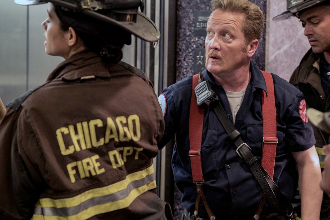 Chicago Fire - Season 7 - A Closer Eye - Photos - Christian Stolte