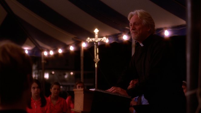 Camp Hope - Van film - Bruce Davison