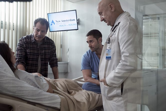 Szpital New Amsterdam - Pilot - Z filmu - Gary Perez, Ryan Eggold, Anupam Kher