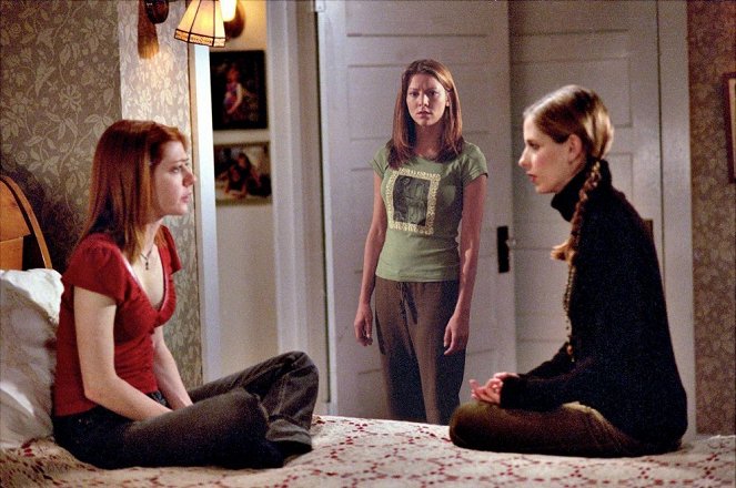 Buffy, a vámpírok réme - Szétzúzott - Filmfotók - Alyson Hannigan, Elizabeth Anne Allen, Sarah Michelle Gellar