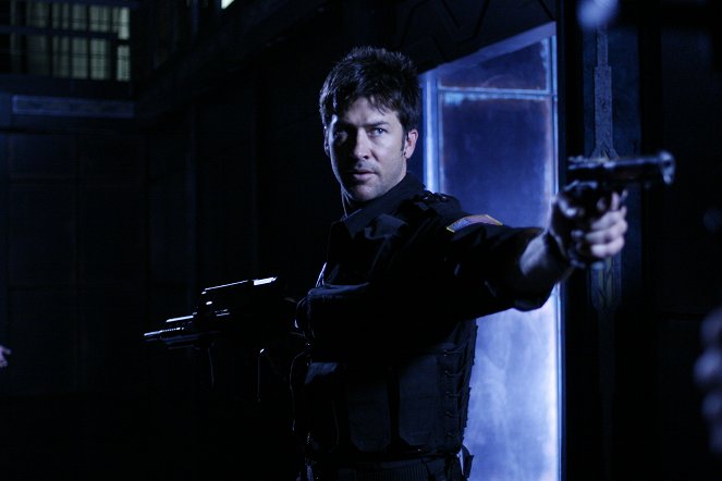 Stargate: Atlantis - Season 5 - Ghost in the Machine - Photos - Joe Flanigan