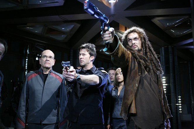 Stargate: Atlantis - Season 5 - Ghost in the Machine - Kuvat elokuvasta - Robert Picardo, Joe Flanigan, Jason Momoa