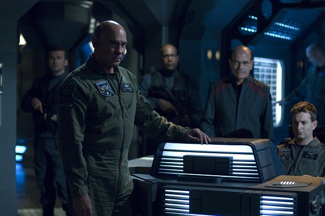 Stargate: Atlantis - Season 5 - First Contact - Photos - Mitch Pileggi