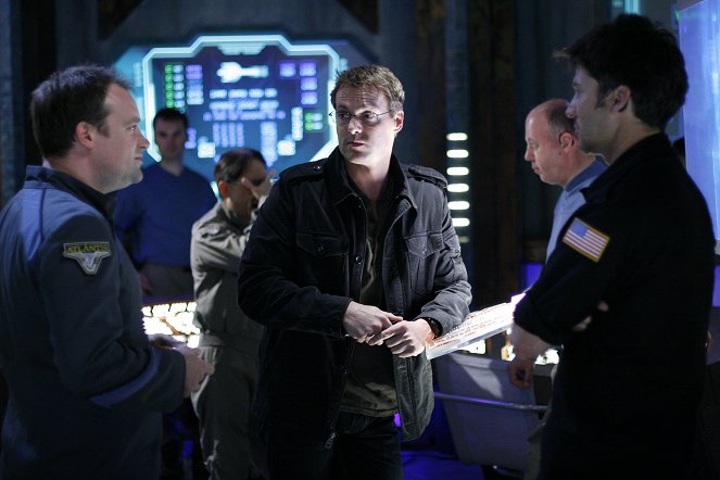 Stargate: Atlantis - Season 5 - First Contact - Photos - Michael Shanks