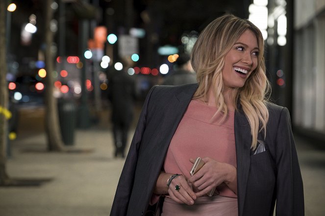 Younger - Season 4 - In the Pink - Photos - Hilary Duff