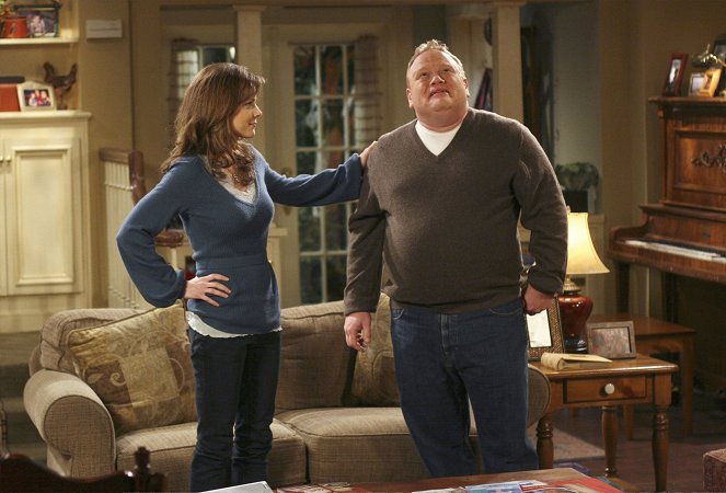 According to Jim - Season 7 - Ruby's First Date - Photos - Larry Joe Campbell