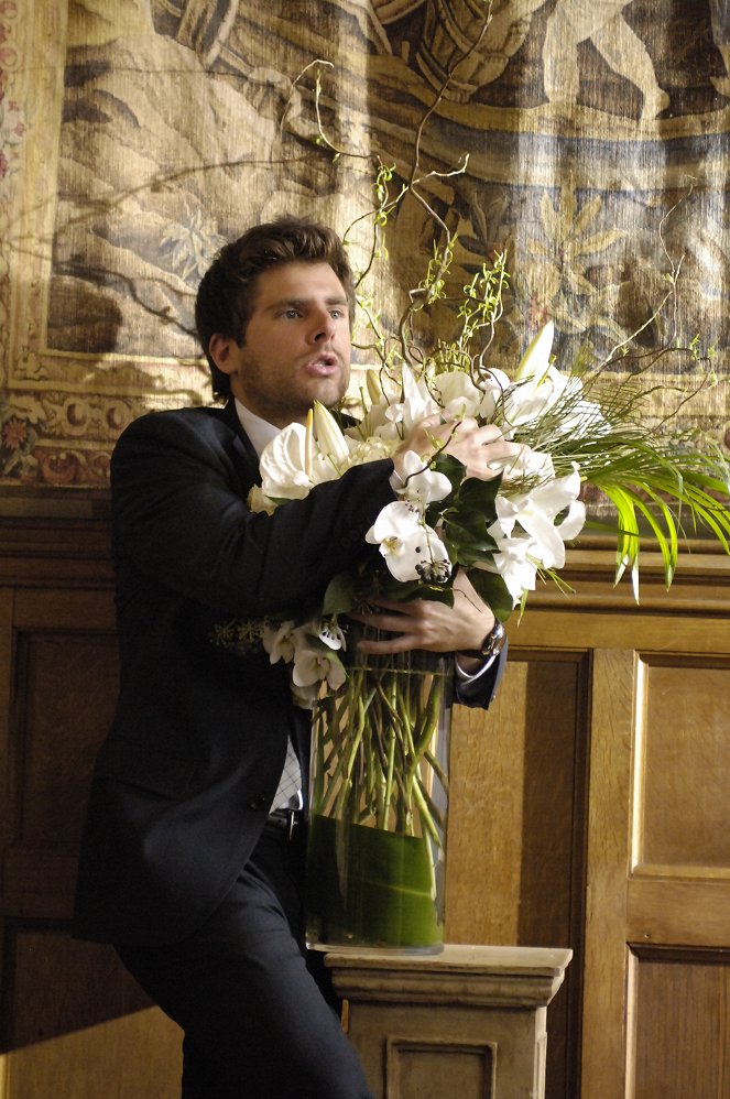 Psych - Season 1 - Speak Now or Forever Hold Your Piece - Photos - James Roday Rodriguez