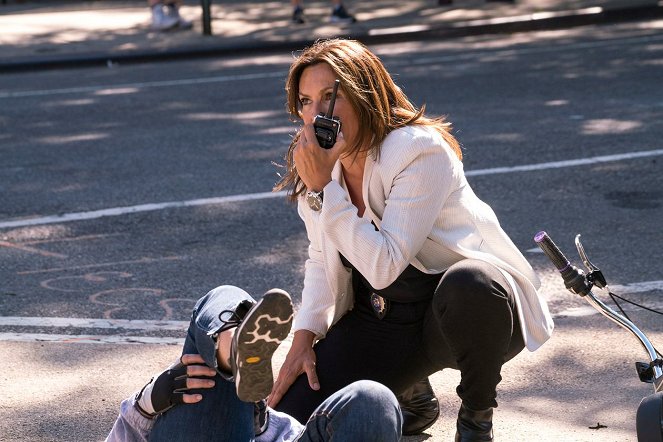 Law & Order: Special Victims Unit - Season 20 - Man Up - Photos - Mariska Hargitay