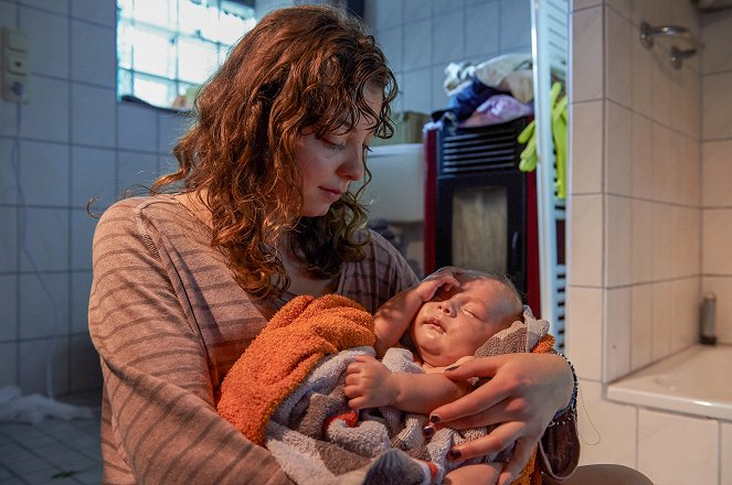Lena Lorenz - Szülésznő az Alpokban - Három napig anya - Filmfotók - Amber Bongard
