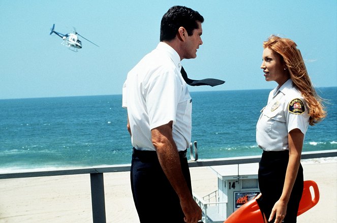 Los vigilantes de la playa - Season 8 - Lifeguard Confidential - De la película - David Hasselhoff, Angelica Bridges
