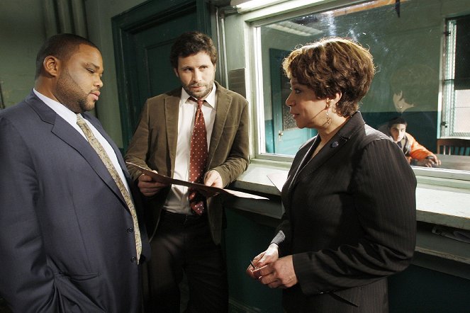Law & Order - Bailout - Photos