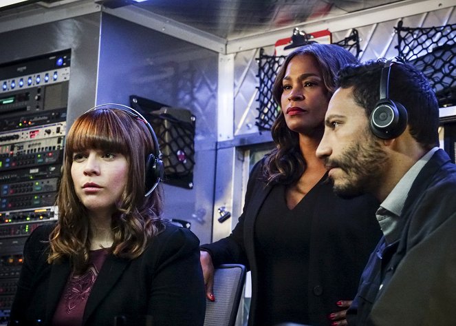 NCIS : Los Angeles - The Monster - Film - Renée Felice Smith, Nia Long, Christopher Rivas