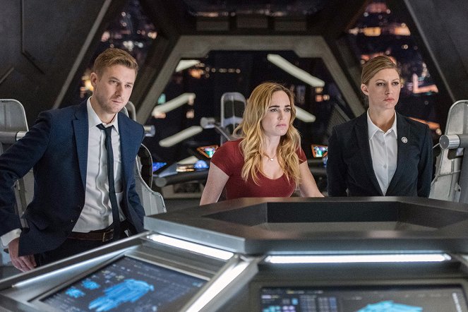 Legends of Tomorrow - No Country for Old Dads - Photos - Arthur Darvill, Caity Lotz, Jes Macallan