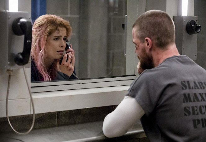Arrow - Season 7 - Inmate 4587 - Photos - Emily Bett Rickards