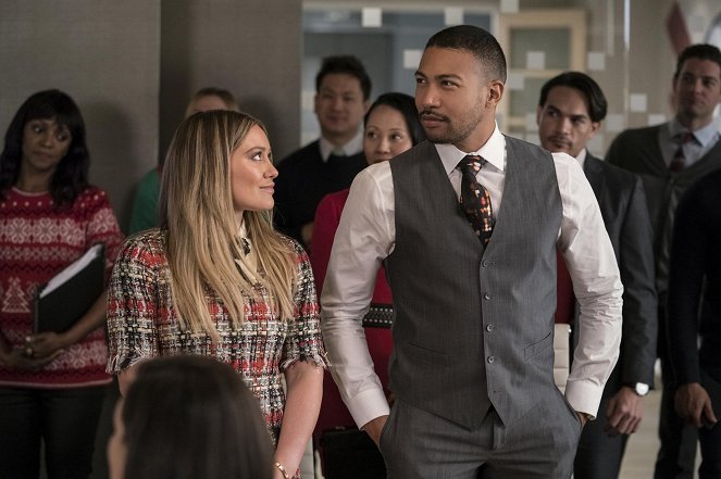 Younger - A Christmas Miracle - Photos - Hilary Duff, Charles Michael Davis