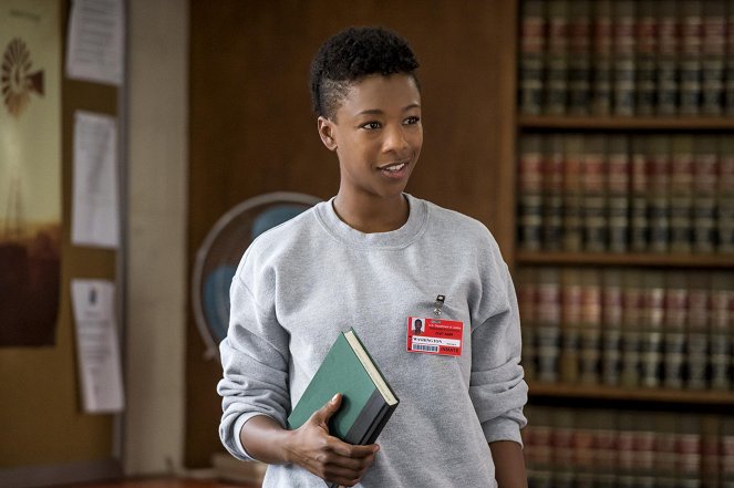 Orange Is the New Black - Flaming Hot Cheetos, Literally - Photos - Samira Wiley