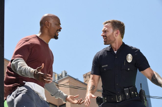 Lethal Weapon - Season 3 - In the Same Boat - Photos - Damon Wayans, Seann William Scott