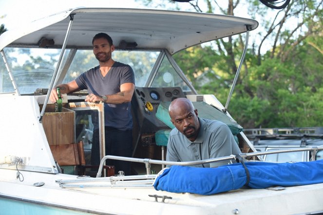 Lethal Weapon - Season 3 - In the Same Boat - Photos - Seann William Scott, Damon Wayans