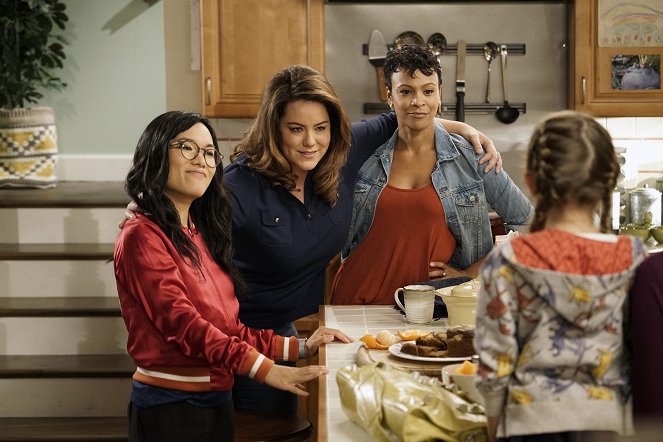 American Housewife - Season 1 - Das Familienportrait - Filmfotos - Ali Wong, Katy Mixon, Carly Hughes