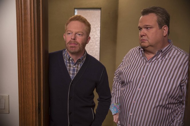 Modern Family - Clean for a Day - Photos