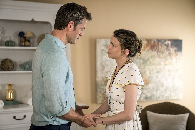 Younger - The Incident at Pound Ridge - Photos - Peter Hermann, Sutton Foster