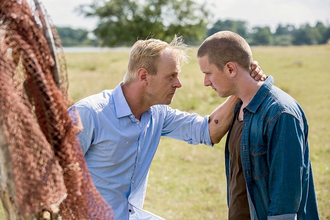 Die Erbschaft - Season 2 - Episode 5 - Filmfotos - Carsten Bjørnlund, Mikkel Boe Følsgaard