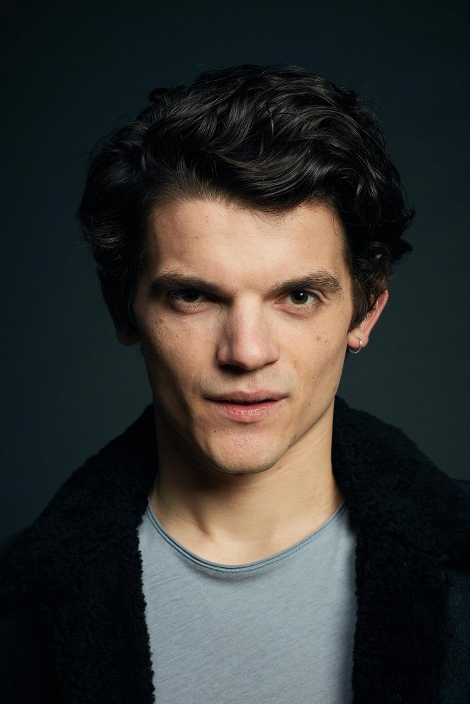 A Discovery of Witches - Season 1 - Werbefoto - Edward Bluemel