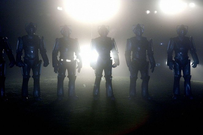Doktor Who - Bunt Cybermenów - Z filmu