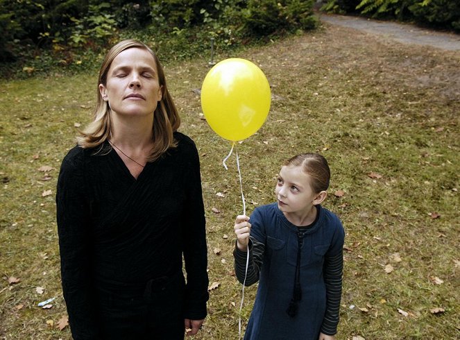 Schattenkinder - Kuvat elokuvasta - Karoline Eichhorn, Amber Bongard