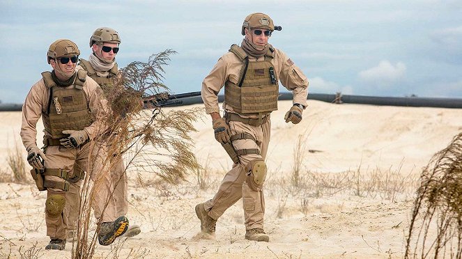 Navy CIS: New Orleans - Der Mann im Loch - Filmfotos - Lucas Black, Scott Bakula