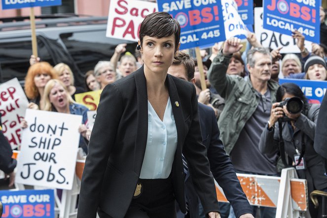 NCIS: New Orleans - Careful What You Wish For - Photos - Zoe McLellan