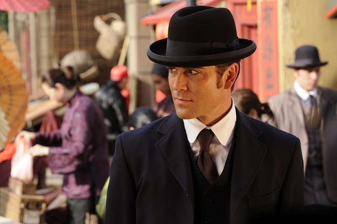 Murdoch Mysteries - The Great Wall - Photos - Yannick Bisson