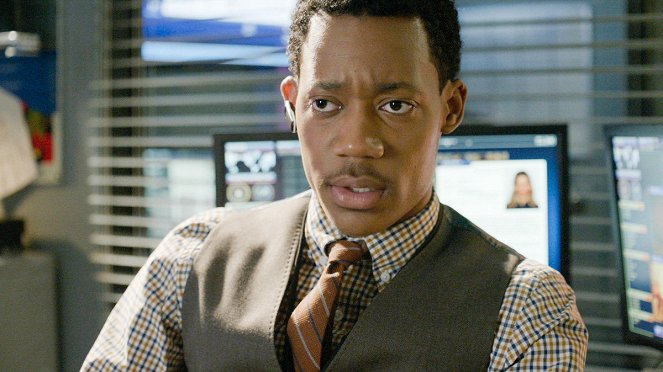 Criminal Minds: Beyond Borders - The Lonely Heart - Photos - Tyler James Williams