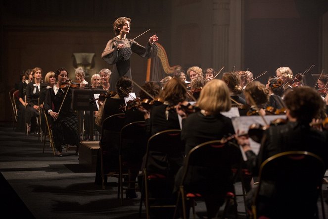 The Conductor - Photos - Christanne de Bruijn