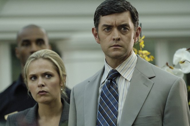 Psych - Forget Me Not - Photos - Maggie Lawson, Timothy Omundson
