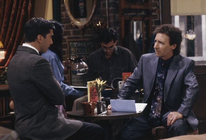 Friends - Season 1 - The One with the Fake Monica - Photos - David Schwimmer, Harry Shearer