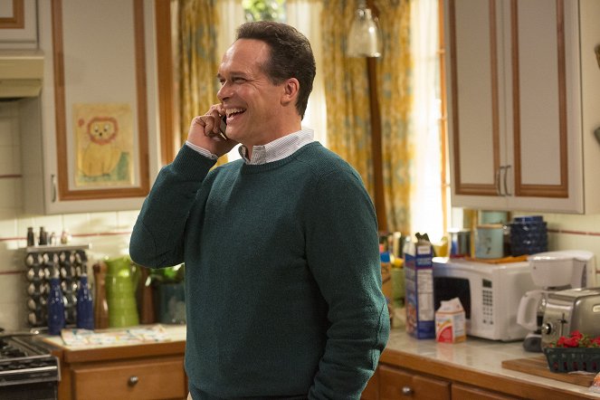 American Housewife - Family Secrets - Photos - Diedrich Bader