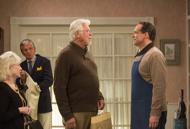 American Housewife - The Couple - Photos - Julia Duffy, George Hamilton, Barry Bostwick, Diedrich Bader