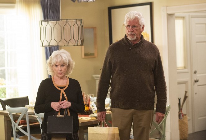 American Housewife - The Couple - Photos - Julia Duffy, Barry Bostwick