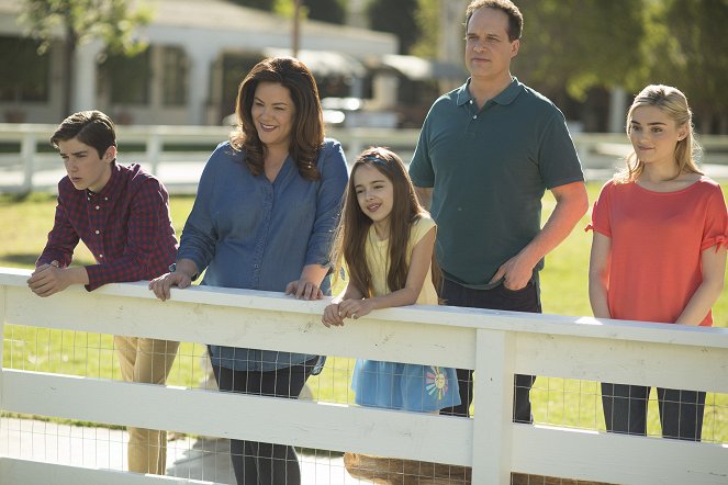 American Housewife - It's Hard To Say Goodbye - Do filme - Daniel DiMaggio, Katy Mixon, Julia Butters, Diedrich Bader, Meg Donnelly